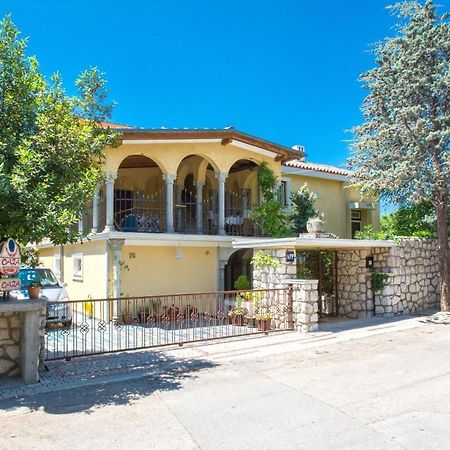 Apartments Oaza Драмал Екстериор снимка