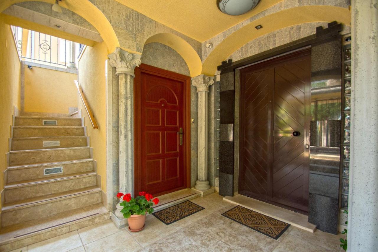 Apartments Oaza Драмал Екстериор снимка