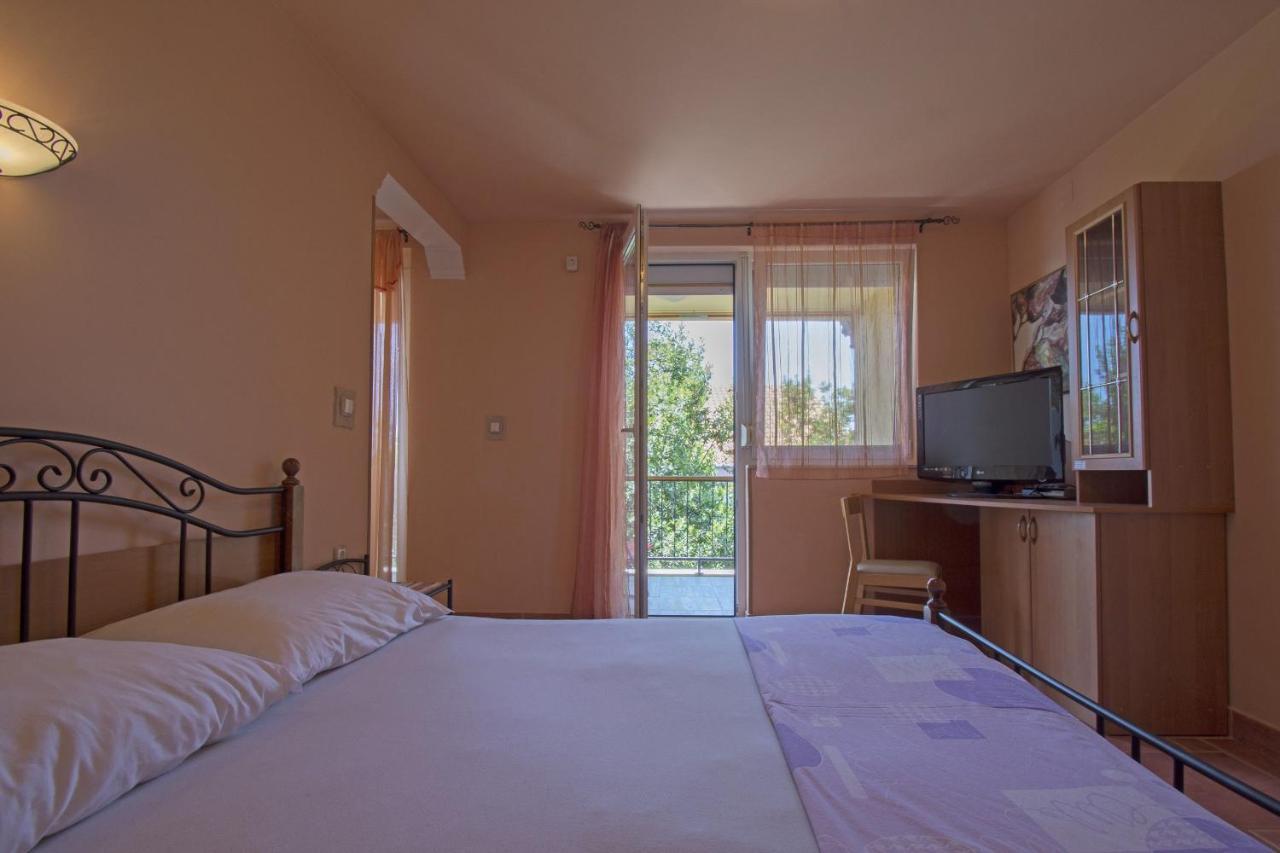 Apartments Oaza Драмал Екстериор снимка