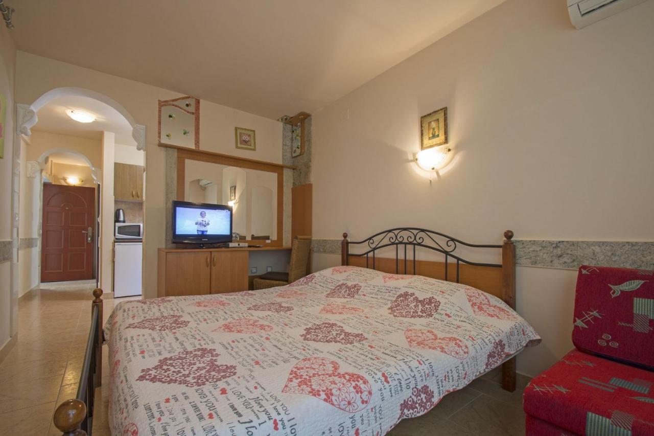 Apartments Oaza Драмал Екстериор снимка
