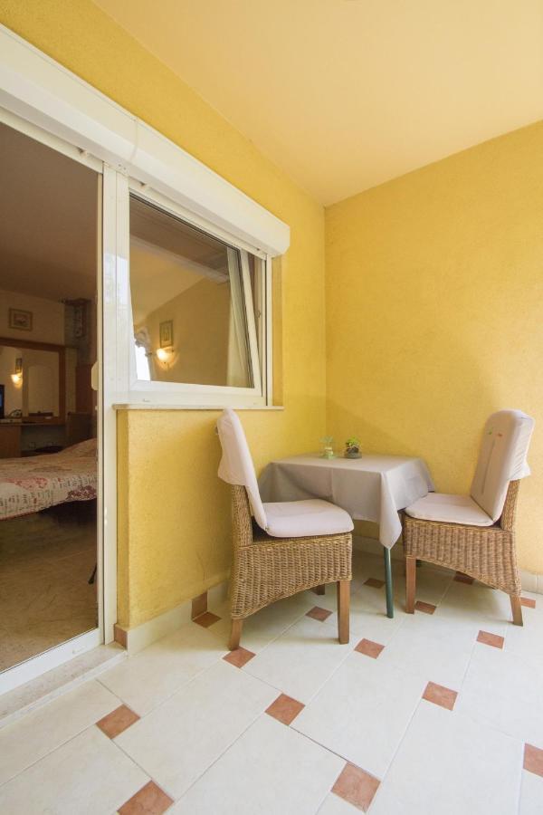 Apartments Oaza Драмал Екстериор снимка