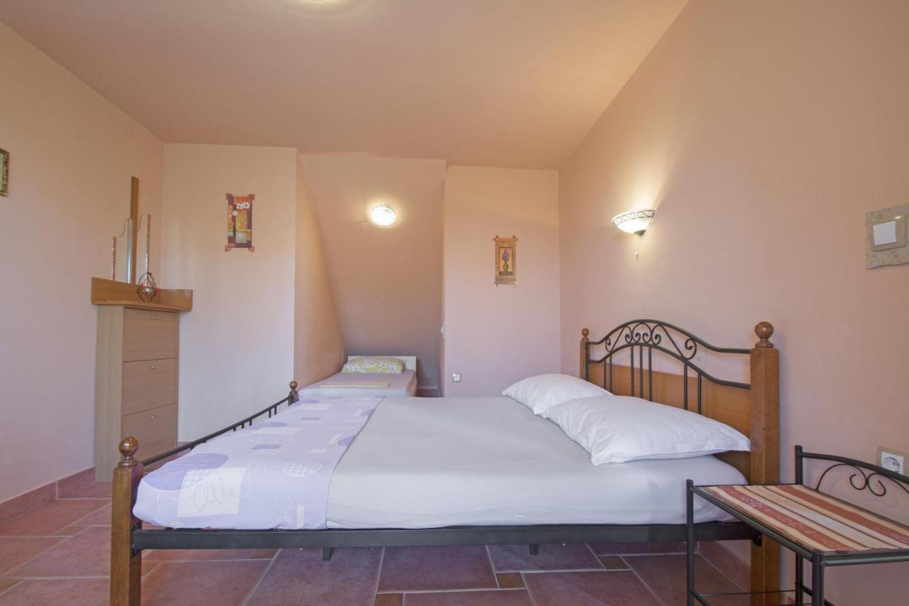Apartments Oaza Драмал Екстериор снимка