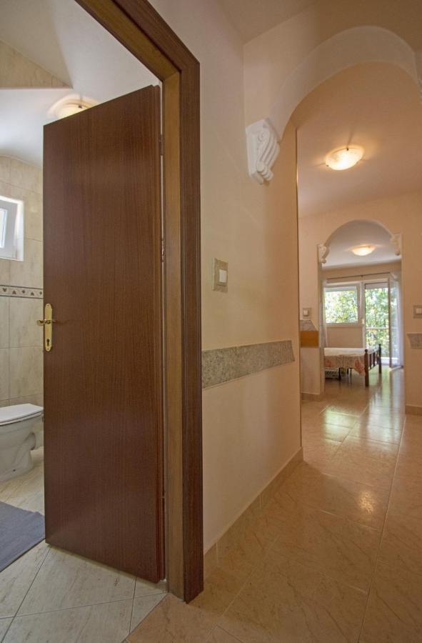 Apartments Oaza Драмал Екстериор снимка