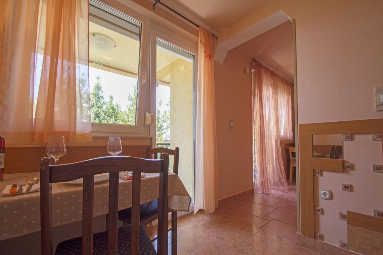 Apartments Oaza Драмал Екстериор снимка