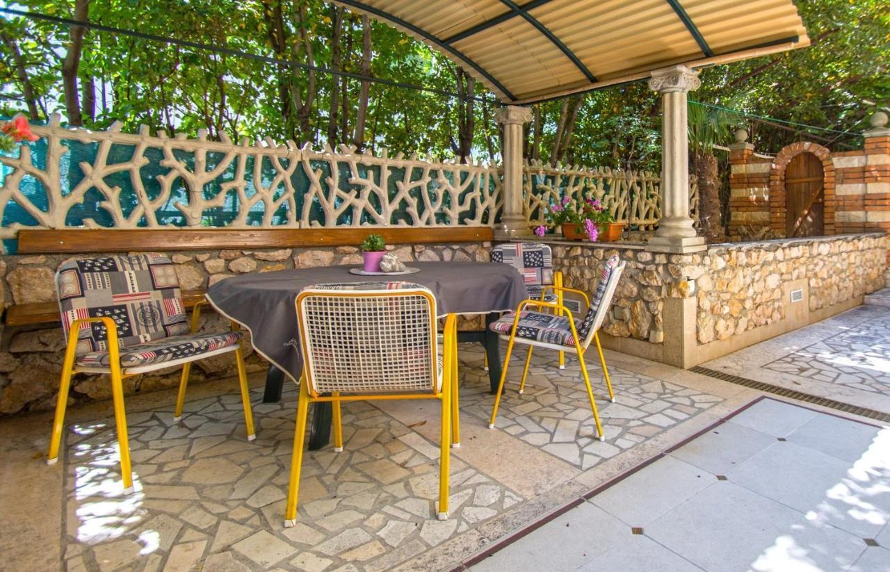 Apartments Oaza Драмал Екстериор снимка