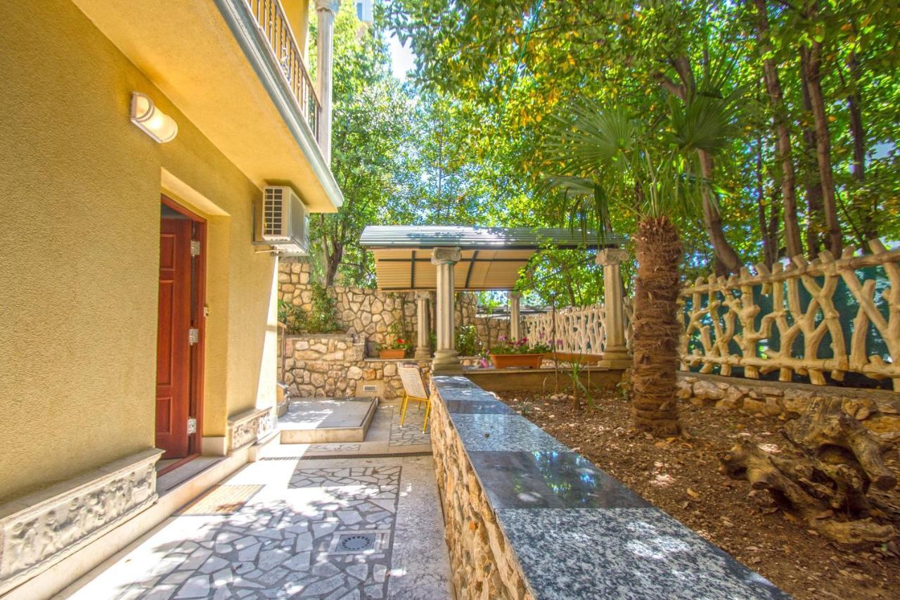 Apartments Oaza Драмал Екстериор снимка
