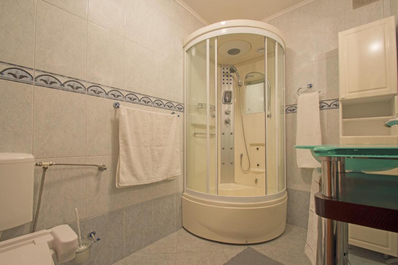 Apartments Oaza Драмал Екстериор снимка